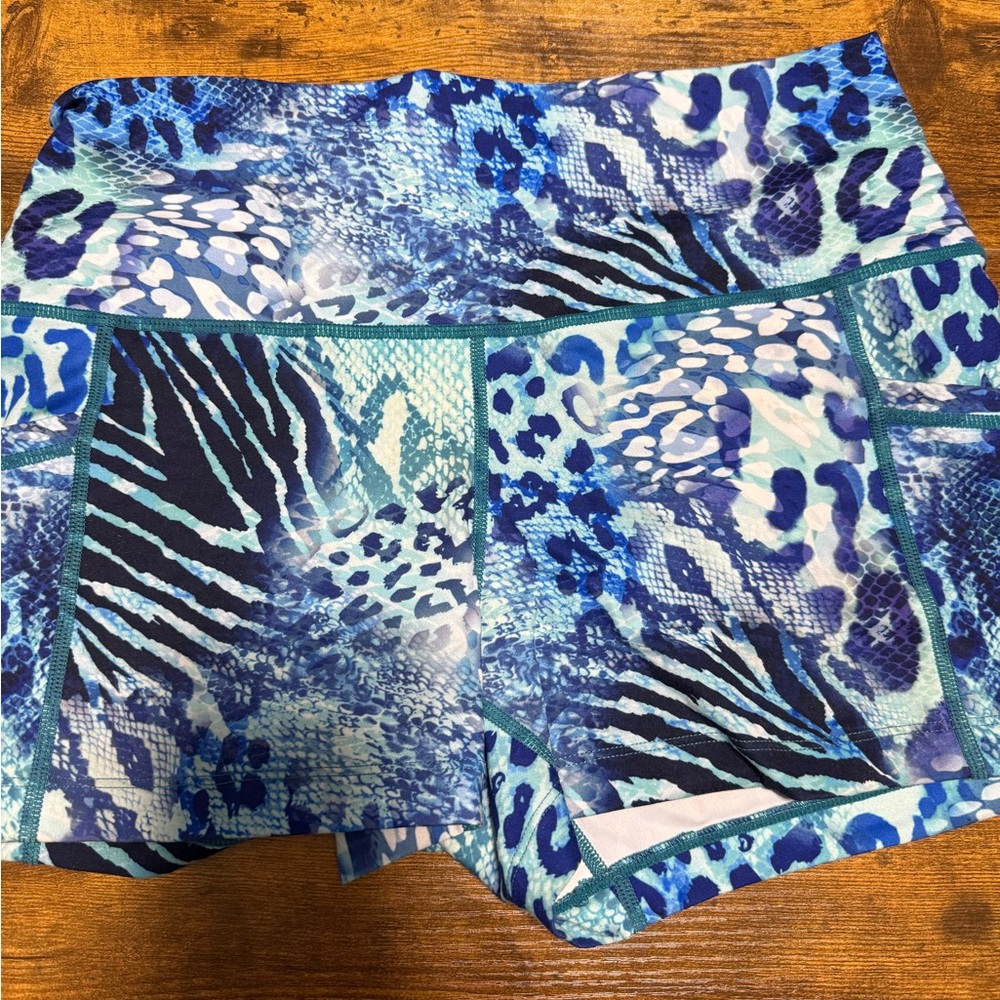 Constantly Varied Gear Blue Patterned Athletic Sh… - image 1